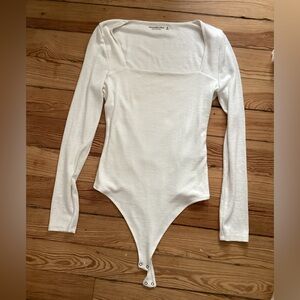 Abercrombie & Fitch Square Neck Long Sleeve Bodysuit in Cream size M